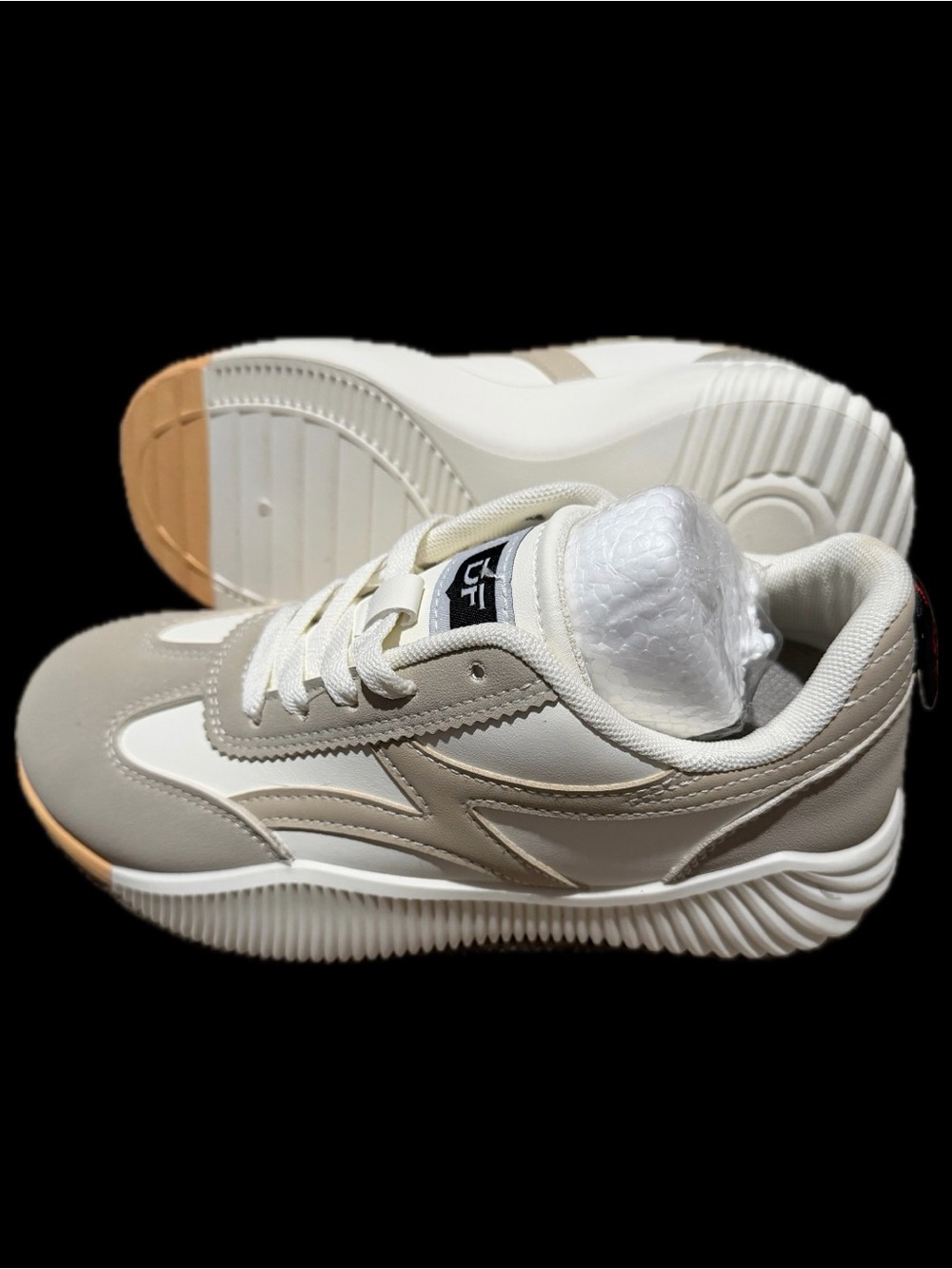 Chunky Women's Sneakers in White and Beige - Fashion Runner